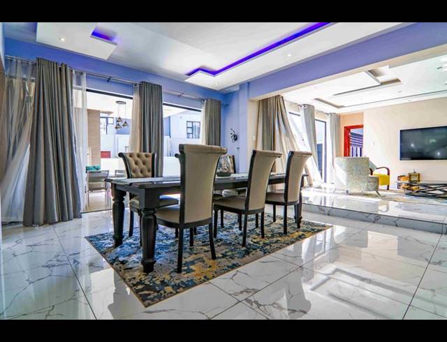 6 BEDROOM HOUSE FOR SALE IN COPPERLEAF ESTATE